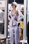 Full Fashion Look — Roza vetrov - HAIR 2013 (looks: , traje de pantalón blanco)