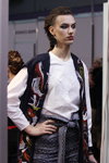 Full Fashion Look — Roza vetrov - HAIR 2013 (Looks: weiße Bluse)