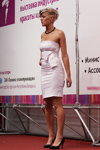 Full Fashion Look — Роза Ветров - HAIR 2013 (наряды и образы: белое платье, чёрные туфли)