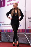 Full Fashion Look — Роза вітрів - HAIR 2013 (наряди й образи: чорний жакет, чорні брюки, чорні туфлі)