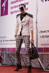 Full Fashion Look — Роза вітрів - HAIR 2013 (наряди й образи: білий піджак, чорна сумка, картаті чорно-білі штани)