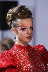 Подіумний макіяж — Роза вітрів - HAIR 2013 (наряди й образи: червона сукня)