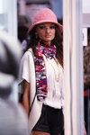 Street style — Роза вітрів - HAIR 2013 (наряди й образи: рожева шапка, біла блуза, шарф з принтом, чорні шкіряні шорти)