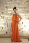Prezentacja Guli — Art Week Style.uz 2013 (ubrania i obraz: suknia wieczorowa koralowa)