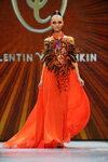 Valentin Yudashkin SS2013 show (looks: red maxi skirt)
