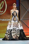 Valentin Yudashkin SS2013 show (looks: printedevening dress)
