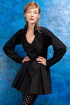 Lookbook von PODOLYAN SS 2013 (Looks: schwarzes Mini Kleid mit Ausschnitt, schwarze Leggins, schwarze Pumps mit Keilabsatz)