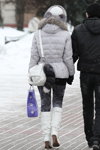 Уличная мода в Гомеле. Январь 2013 (наряды и образы: белые сапоги)