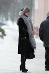 Уличная мода в Гомеле. Январь 2013 (наряды и образы: чёрное пальто)
