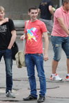 Gomel street fashion. 05/2013 (looks: black t-shirt, blue jeans, grey sneakers, blue jeans, coral printed t-shirt)