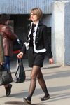 Straßenmode in Minsk. 04/2013. Teil 2 (Looks: schwarze Shorts, schwarze transparente Strumpfhose, Ballerinas mit Leopard Druck, schwarzer Blazer)