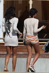 Straßenmode — Miss Supranational 2013 (Looks: bedrucktes Kleid, Shorts mit Ornament-Muster)