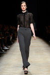 Pokaz Ksenia Schnaider — Aurora Fashion Week Russia AW14/15 (ubrania i obraz: bluzka czarna przejrzysta, spodnie szare, sandały czarne)