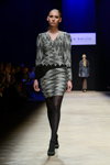 Modenschau von Milla Berillo — Aurora Fashion Week Russia AW14/15 (Looks: schwarze Strumpfhose, schwarz-weißes Kleid, schwarze Sandaletten)