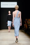 Modenschau von Osome2some — Aurora Fashion Week Russia AW14/15 (Looks: himmelblaues Midi Kleid, schwarze Pumps, blonde Haare)