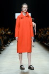 Modenschau von Osome2some — Aurora Fashion Week Russia AW14/15 (Looks: orange Kleid)