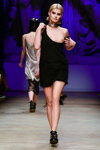 Pokaz Walk of Shame — Aurora Fashion Week Russia AW14/15 (ubrania i obraz: suknia koktajlowa mini czarna, blond (kolor włosów))