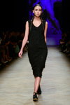 Desfile de Walk of Shame — Aurora Fashion Week Russia AW14/15 (looks: vestido negro)
