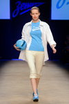 Ретро-форма ФК "Зеніт" — AURORA MARKET (наряди й образи: блакитні кросівки, біла блуза, блакитна футболка)