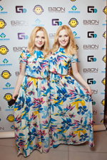 Настя и Маша Толмачёвы. Сёстры Толмачёвы побывали на Дне рождения модного бренда BAON (наряды и образы: цветочное платье макси)