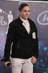 Кастинг конкурсу "Містер Білорусь 2014" (наряди й образи: білі джинси, чорна куртка)