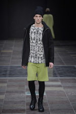Показ BIBI CHEMNITZ — Copenhagen Fashion Week AW14/15 (наряди й образи: зелені шорти, чорна куртка)