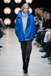 Показ Bruuns Bazaar — Copenhagen Fashion Week AW14/15 (наряды и образы: синее пальто, голубой джемпер, серые брюки, чёрные сапоги)