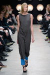 Pokaz Bruuns Bazaar — Copenhagen Fashion Week AW14/15 (ubrania i obraz: sukienka szara, spodnie błękitne, półbuty czarne)