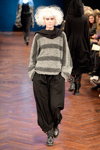 Desfile de Ivan Grundahl — Copenhagen Fashion Week AW14/15 (looks: jersey de rayas gris, pantalón negro)