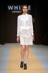 Desfile de WHIITE — Copenhagen Fashion Week AW14/15 (looks: blusa blanca, falda blanca)
