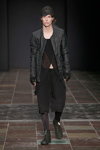 Показ BARBARA I GONGINI — Copenhagen Fashion Week SS15 (наряды и образы: чёрная куртка, чёрные шорты, чёрные гольфы)