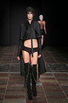 Показ BARBARA I GONGINI — Copenhagen Fashion Week SS15 (наряды и образы: замшевые чёрные ботфорты, чёрные трусы)