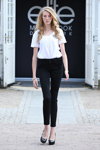 Показ Elite Model Look — Copenhagen Fashion Week SS15 (наряды и образы: белый топ, чёрные джинсы)