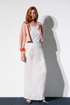 Показ Fonnesbech — Copenhagen Fashion Week SS15 (наряды и образы: белый топ, белая юбка макси плиссе, рыжий цвет волос)