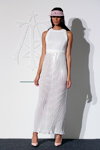 Modenschau von Fonnesbech — Copenhagen Fashion Week SS15 (Looks: weißes plissiertes Kleid)