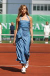 Pokaz Ganni — Copenhagen Fashion Week SS15 (ubrania i obraz: kombinezon błękitny, buty sportowe białe)