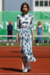 Pokaz Ganni — Copenhagen Fashion Week SS15 (ubrania i obraz: sukienka z nadrukiem biała)