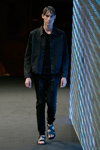 Показ Jean//phillip — Copenhagen Fashion Week SS15 (наряды и образы: чёрные брюки, чёрная куртка)