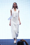 Pokaz Institute of Design and Fine Arts — Copenhagen Fashion Week SS15 (ubrania i obraz: sukienka biała)