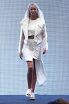 Pokaz Institute of Design and Fine Arts — Copenhagen Fashion Week SS15 (ubrania i obraz: kamizelka biała, garnitur damski (żakiet, spódnica) biały)