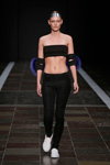 Pokaz Maikel Tawadros — Copenhagen Fashion Week SS15 (ubrania i obraz: biustonosz opaska czarny, spodnie czarne)