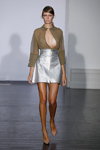 Pokaz Mark Kenly Domino Tan — Copenhagen Fashion Week SS15 (ubrania i obraz: bluzka w kolorze khaki przejrzysta, spódnica mini z wysokim stanem z zamkiem błyskawicznym srebrna)