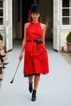 Показ MI-NO-RO — Copenhagen Fashion Week SS15 (наряды и образы: красное платье, чёрный ремень)