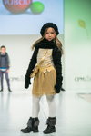 Показы детской моды — выставка CPM FW14/15 (наряды и образы: белые колготки, чёрные сапоги, чёрная трикотажная шапка)