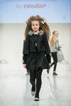 Покази дитячої моди - виставка CPM FW14/15 (наряди й образи: чорний жакет, чорний джемпер, чорна спідниця міні, чорні колготки, сірі балетки)
