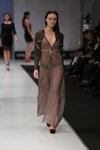 Pokaz Grand Defile Lingerie — CPM FW14/15 (ubrania i obraz: sukienka brązowa przejrzysta)