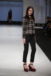Trends show — CPM FW14/15 (looks: black trousers, burgundy pumps, checkered blazer)