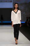 Pokaz Hexeline — CPM SS2015 (ubrania i obraz: bluzka biała, spodnie czarne, półbuty czarne)