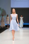 Pokaz Mila Bloom — CPM SS2015 (ubrania i obraz: sukienka błękitna, półbuty białe)