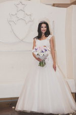 Ласма Земене. В Риге состоялся конкурс красоты "Мисс и Мистер Латвия 2014" (наряды и образы: белое свадебное платье)